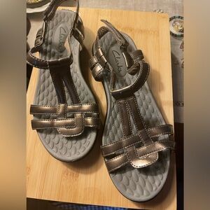 Clark gold sandals size 6